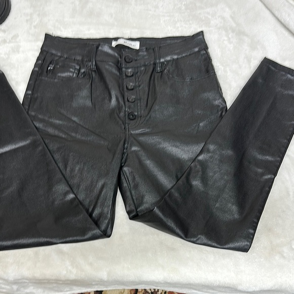 KanCan Black Cropped Ankle Pants with Sleek Finish - Picture 1 of 8